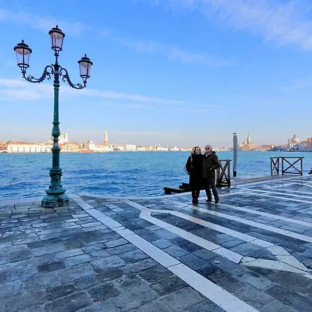 Charmsuite Palladio Apartment *