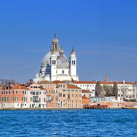 Charmsuite Palladio Apartment